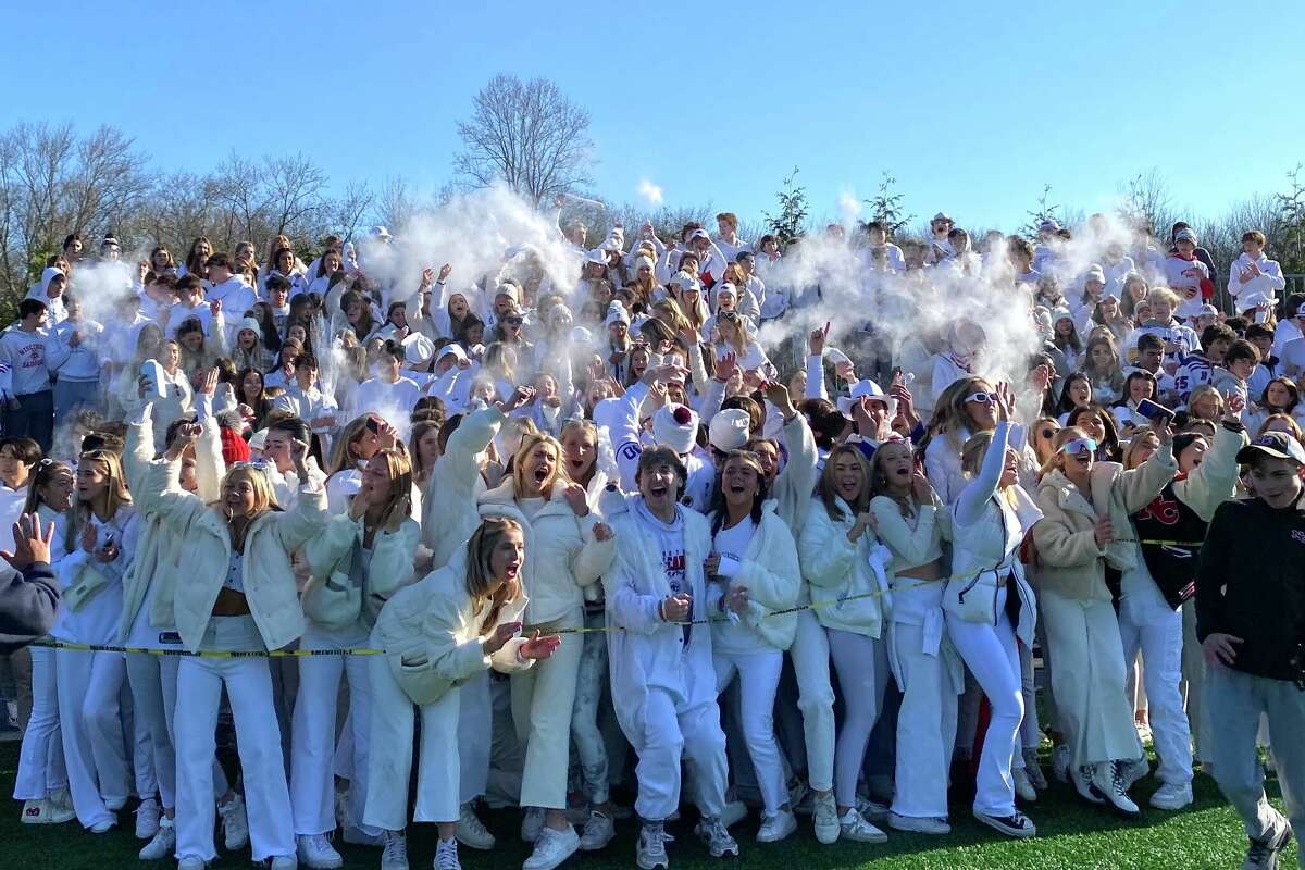 New Canaan beats Darien in annual Turkey Bowl on goal line stand in