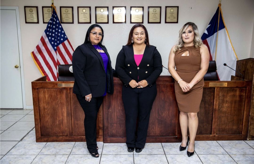El Cenizo officials sworn in as they plan internal audit