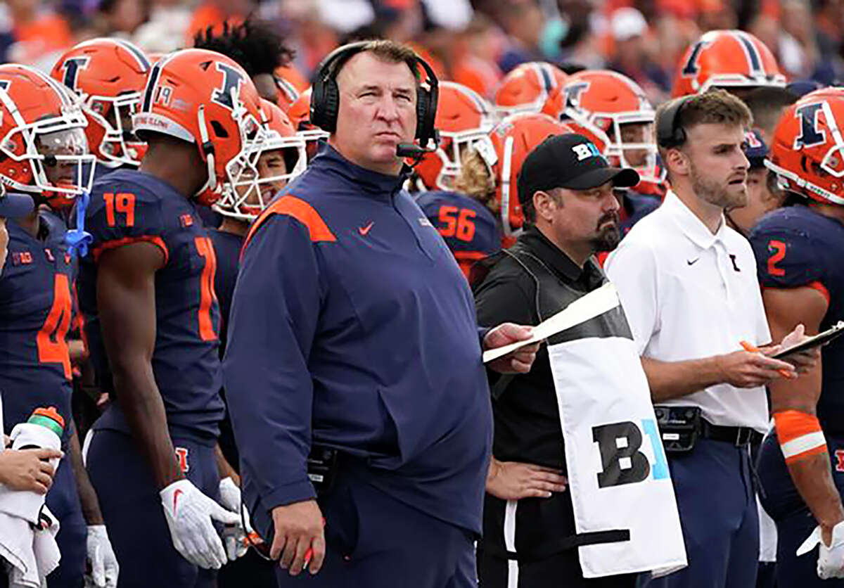 Illinois Fighting Illini football team set to face easier