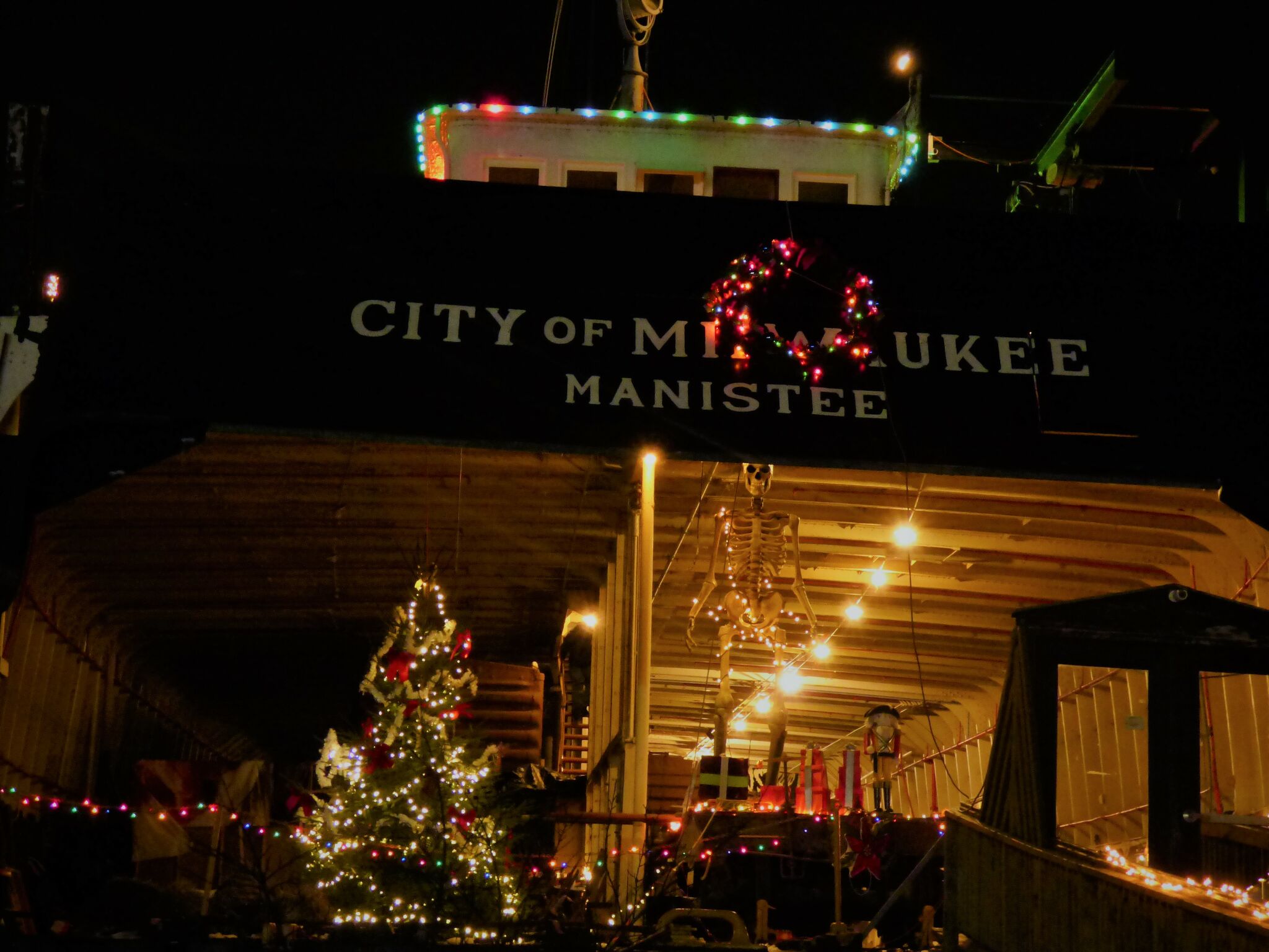 Video Watch the Merry Ferry Christmas display light up Manistee