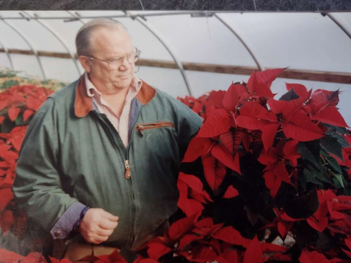 Bob Felthousen, third generation owner of Felthousen's Florist & Greenhouse, has died at age 90.