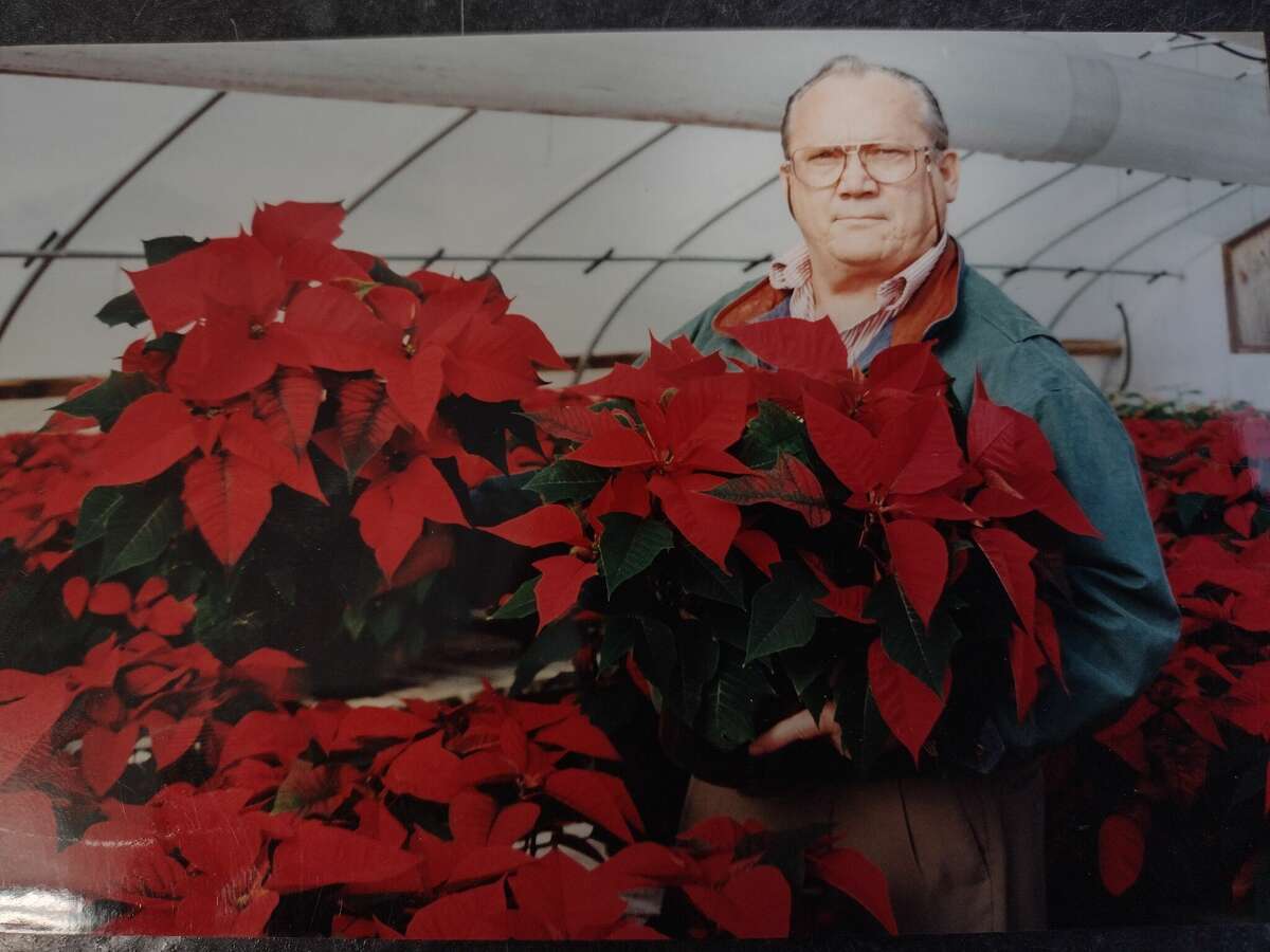 Bob Felthousen, third generation owner of Felthousen's Florist & Greenhouse, has died at age 90.