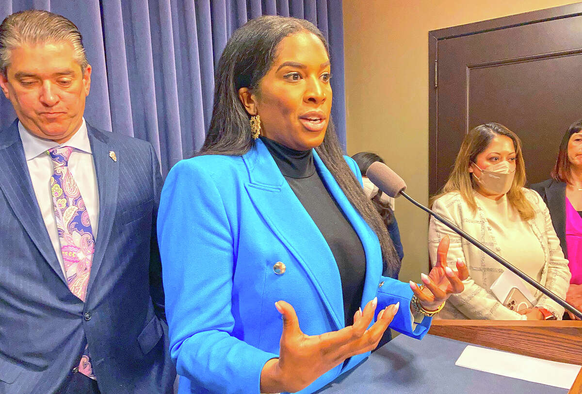 Illinois House Deputy Majority Leader Jehan Gordon-Booth, D-Peoria, explains anti-crime legislation. Legislators have one more chance to clarify and clean up the criminal justice overhaul known as the SAFE-T Act before major portions of the act take effect Jan. 1. Negotiations on changes continue but Gordon-Booth won't specify what's being discussed.