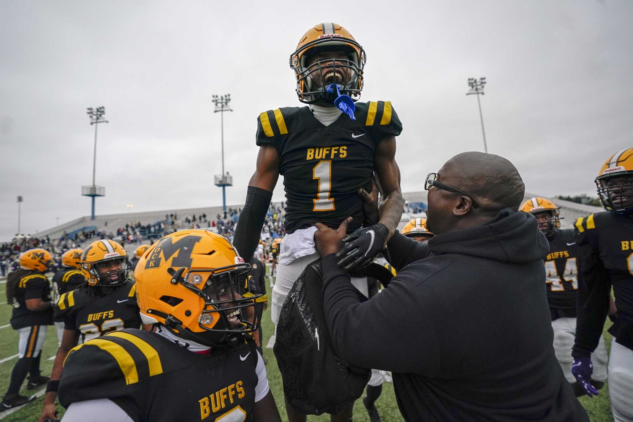 Friday's statewide Texas high school football playoff scores