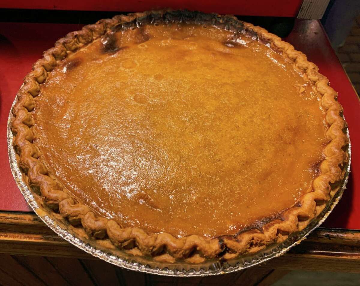 Lovina Eicher shares a recipe for pumpkin pie in this week's column.