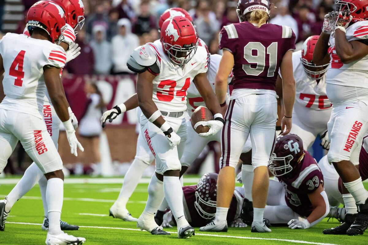 North Shore Mustangs advance to 8th straight regional finals