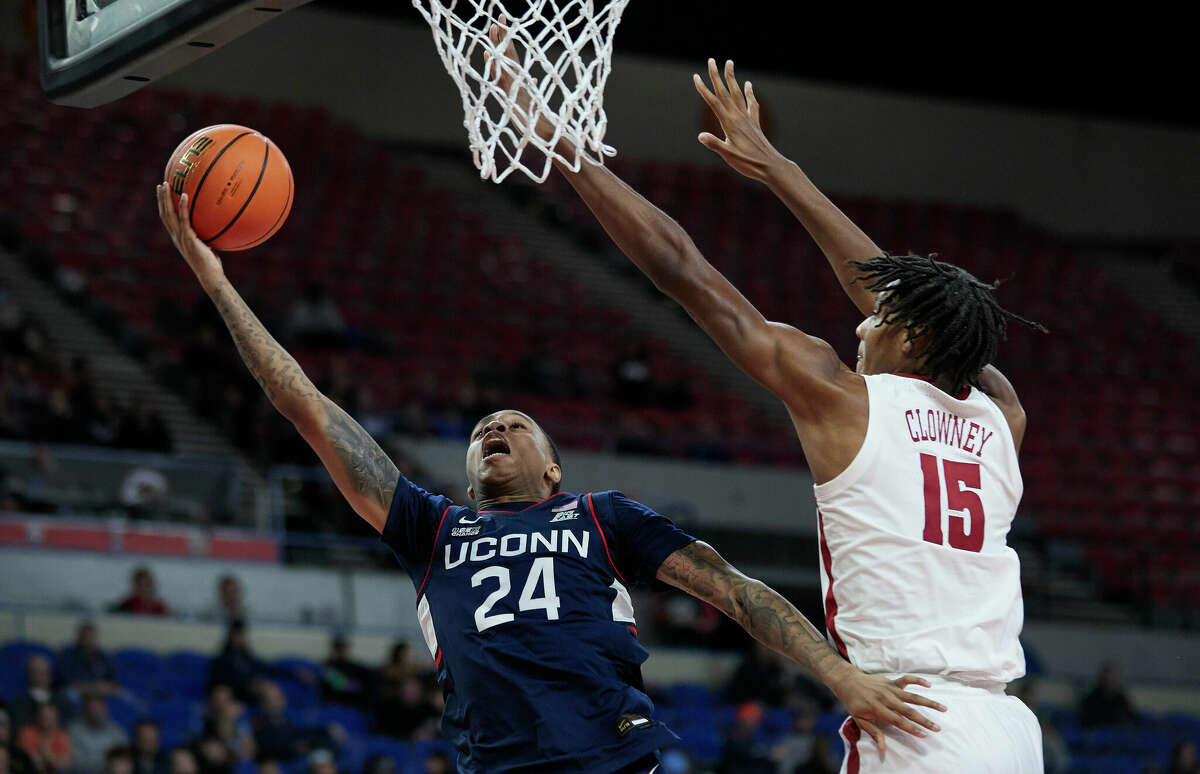 Uconn Advances In Phil Knight Invitational With Win Over Alabama 