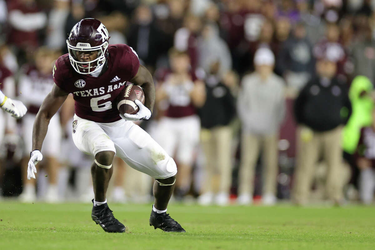 Texas A&M RB Devon Achane selected by Miami Dolphins in the 3rd