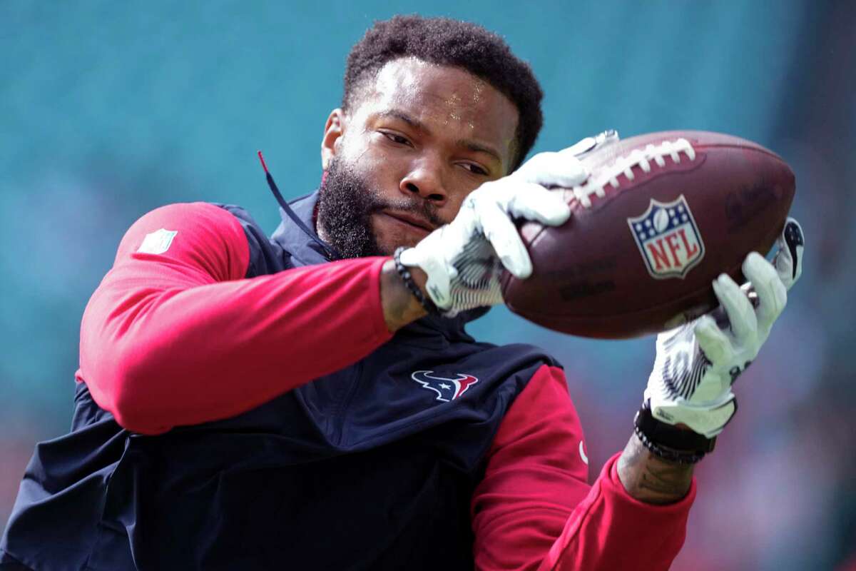 Houston, Texas, USA.October 10, 2021: Houston Texans wide receiver Chris  Moore (15) carries the ball during an NFL game between Houston and New  England on October 10, 2021 in Houston, Texas. The