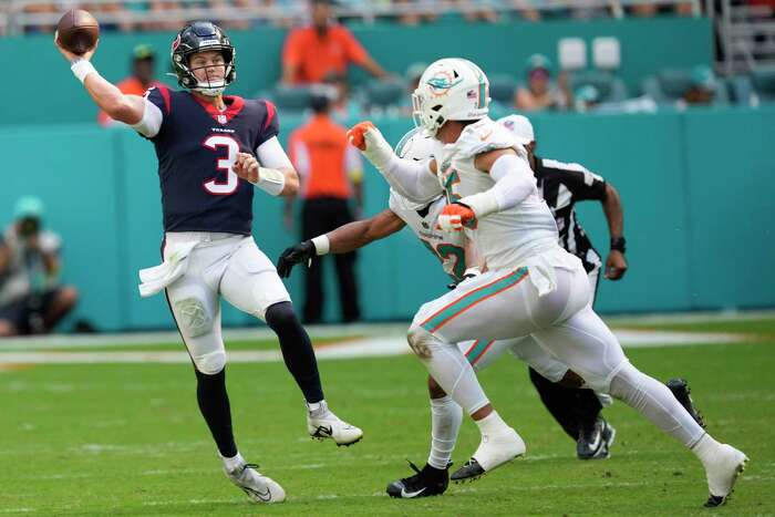 Houston Texans: Quarterback sneak leads to disaster vs. Browns