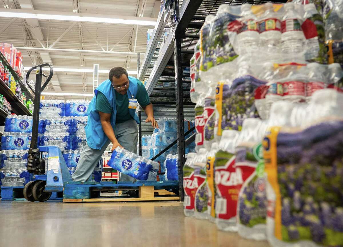 Water is stocked astatine  Walmart aft  a boil h2o  announcement  was issued for the full  metropolis  of Houston connected  Sunday, Nov. 27, 2022, astatine  Walmart connected  S. Post Oak Road successful  Houston.