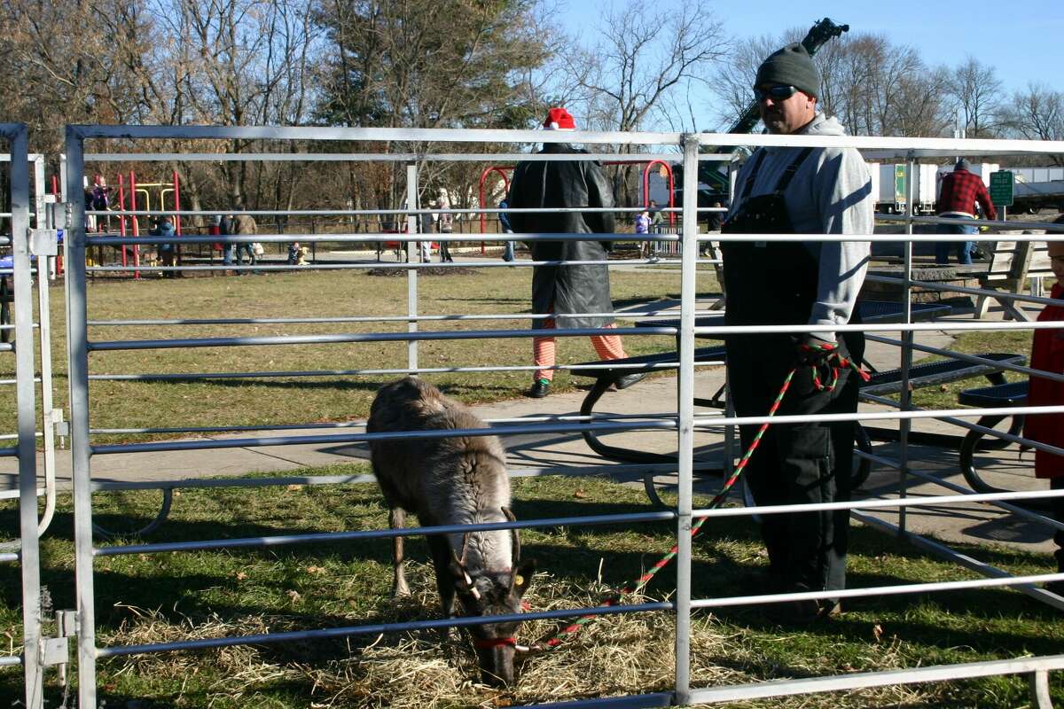 The annual Evergreen Festival in downtown Reed City kicked off the holiday season this past weekend with a holiday decorating contest, a lighted parade and visits with Santa and his reindeer.