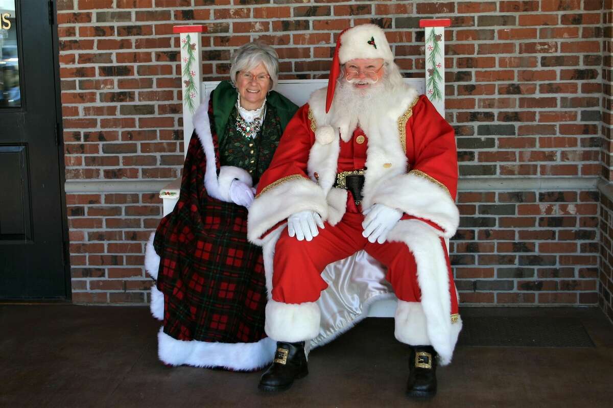 The annual Evergreen Festival in downtown Reed City kicked off the holiday season this past weekend with a holiday decorating contest, a lighted parade and visits with Santa and his reindeer.