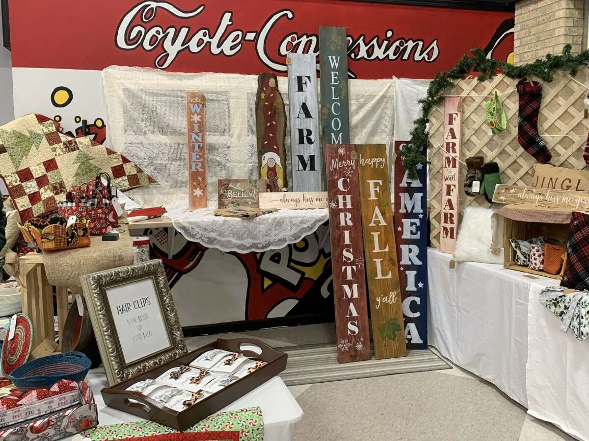 The annual Evergreen Festival in downtown Reed City kicked off the holiday season this past weekend with a holiday decorating contest, a lighted parade and visits with Santa and his reindeer.