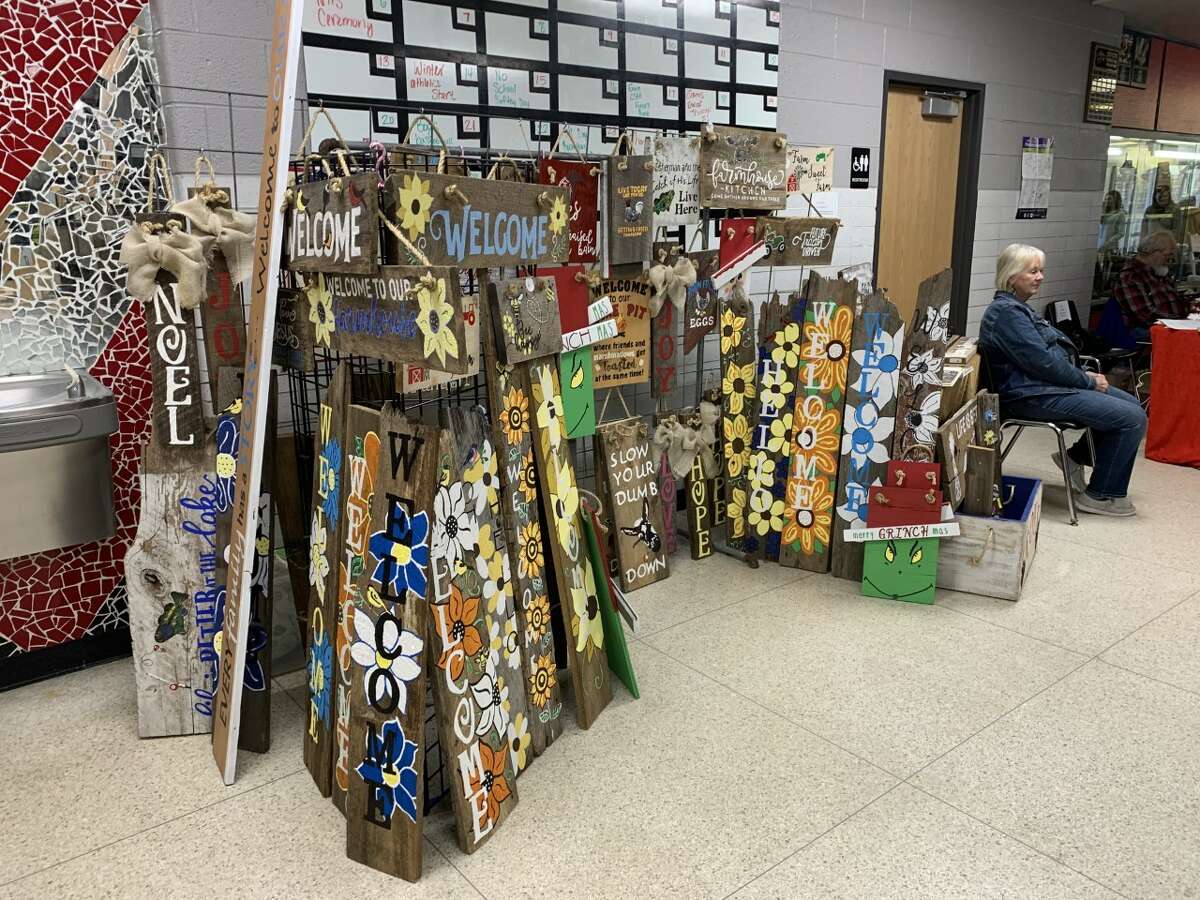 The annual Evergreen Festival in downtown Reed City kicked off the holiday season this past weekend with a holiday decorating contest, a lighted parade and visits with Santa and his reindeer.