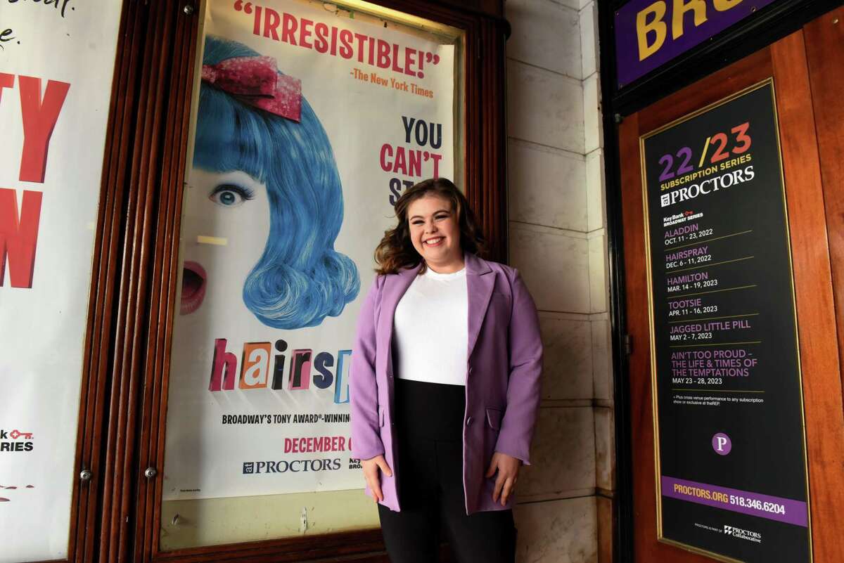 Saugerties native Niki Metcalf leads company of 'Hairspray' at Proctors