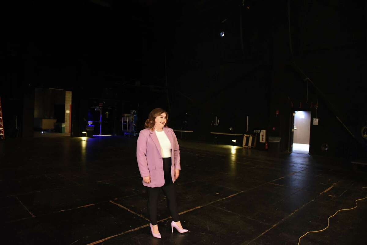 Saugerties native Niki Metcalf leads company of 'Hairspray' at Proctors