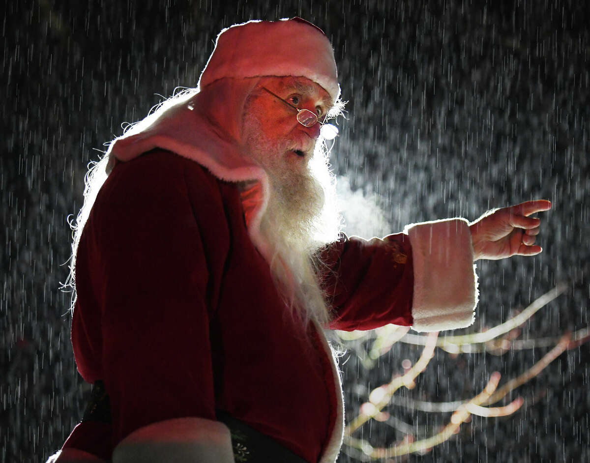 In Photos Santa visits the Darien Christmas tree lighting
