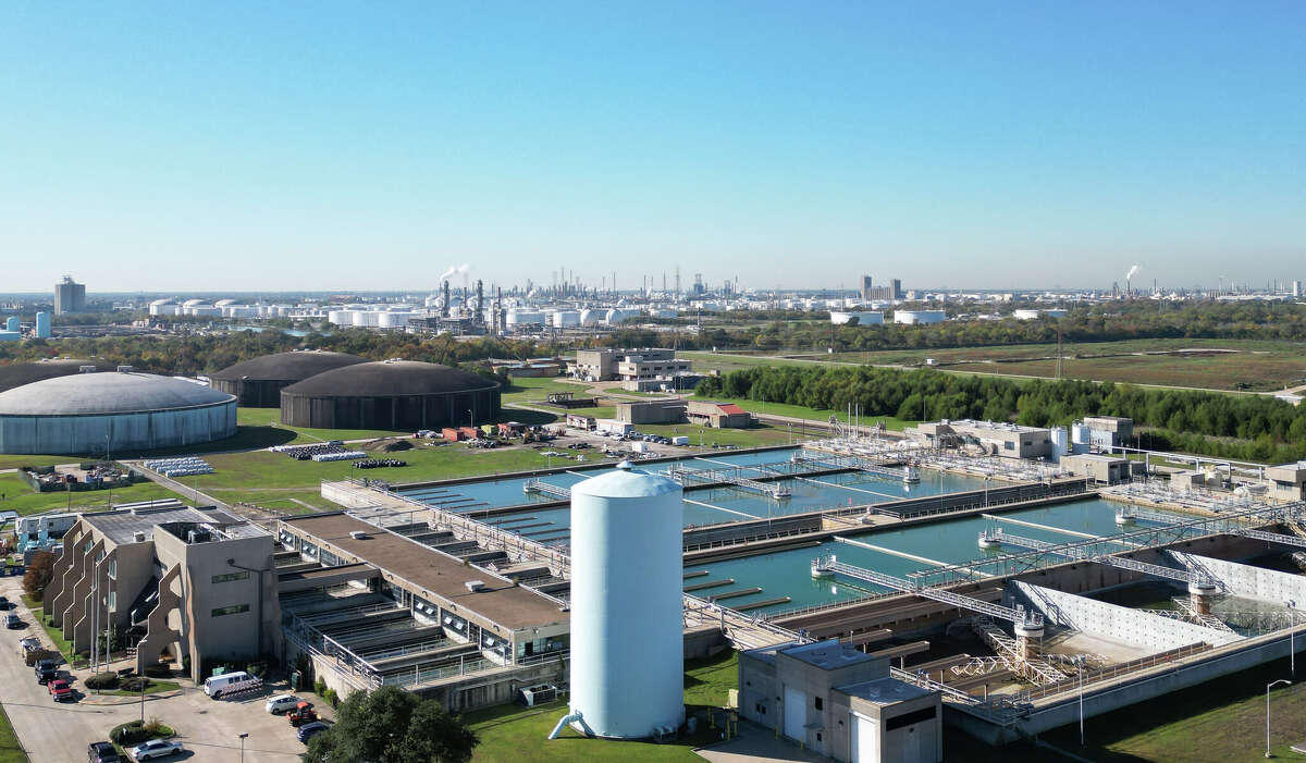 Houston's boil water notice lifted. Here's what you need to do.