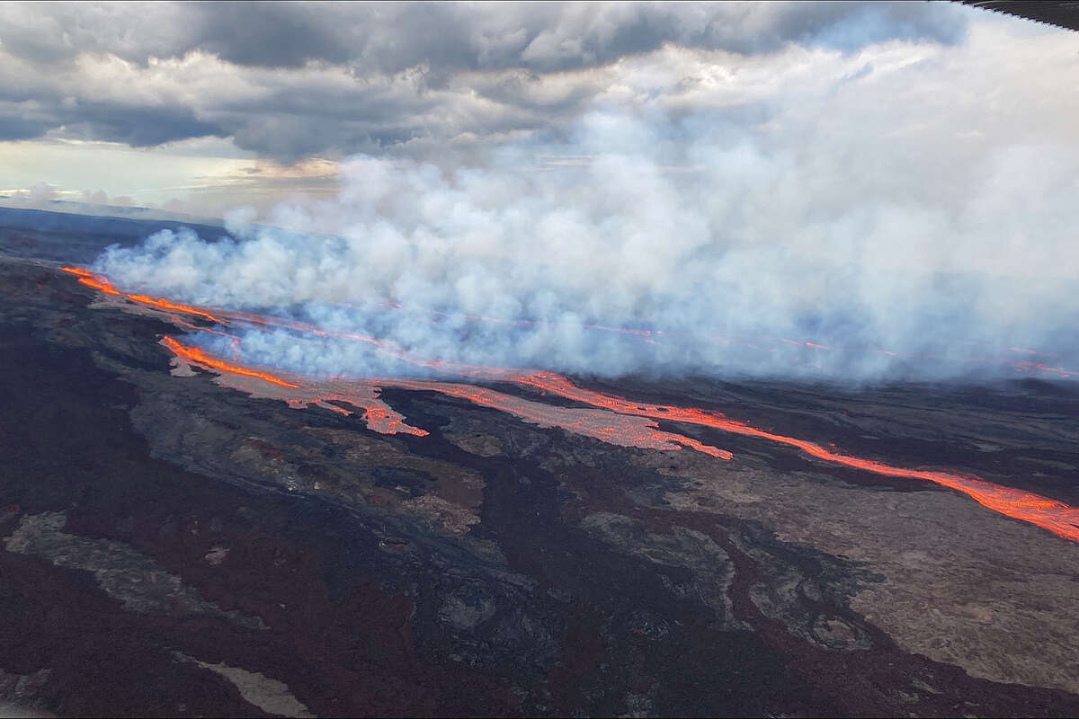 Mauna Loa Live Updates Images Show Lava Flow On Big Island   1200x0 