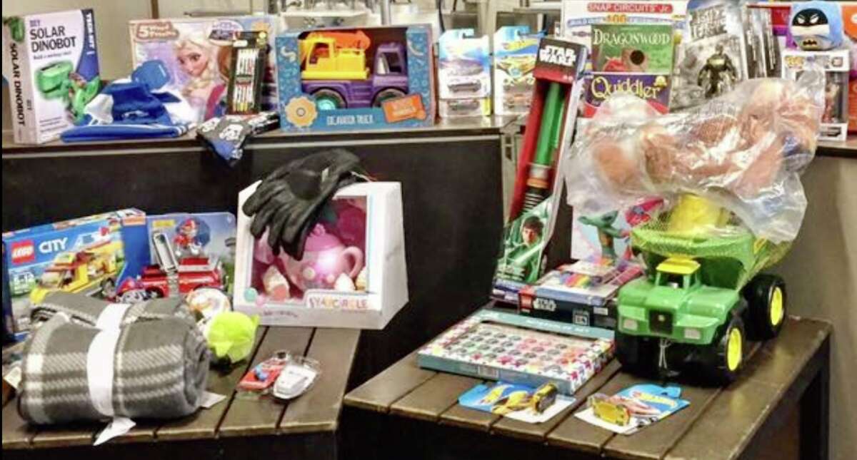 Schoharie café plays Santa to less fortunate while tending to business