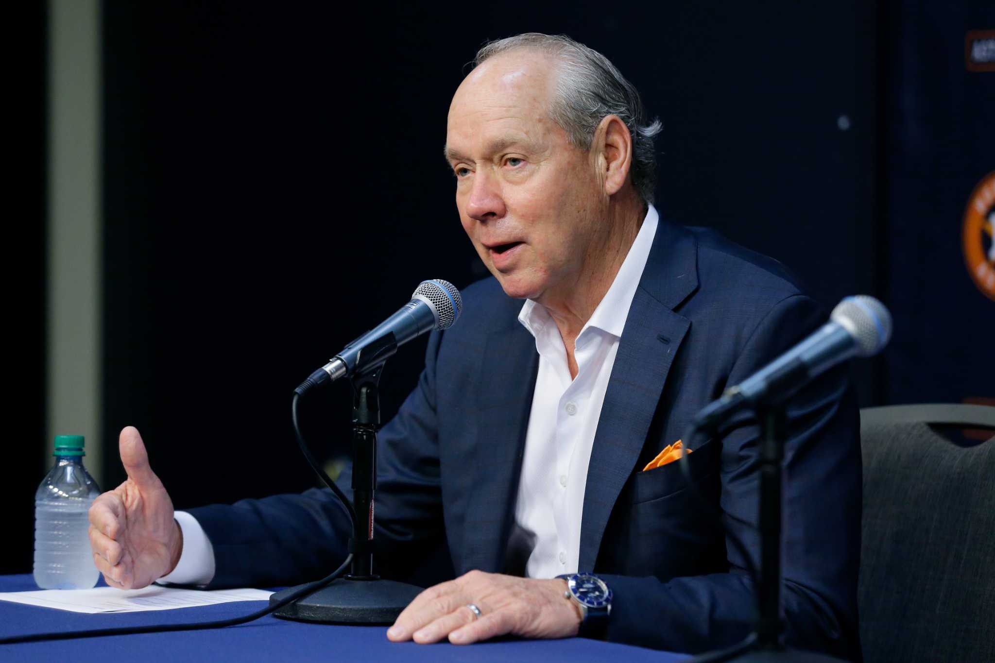 Houston Astros owner Jim Crane expects to hire new manager by Feb. 3