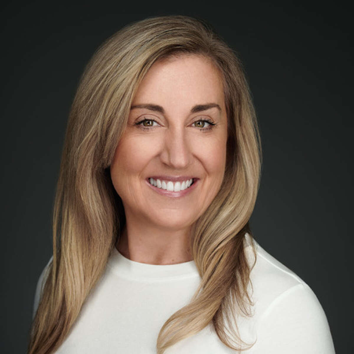 Winsted Realtor opens office on Main Street