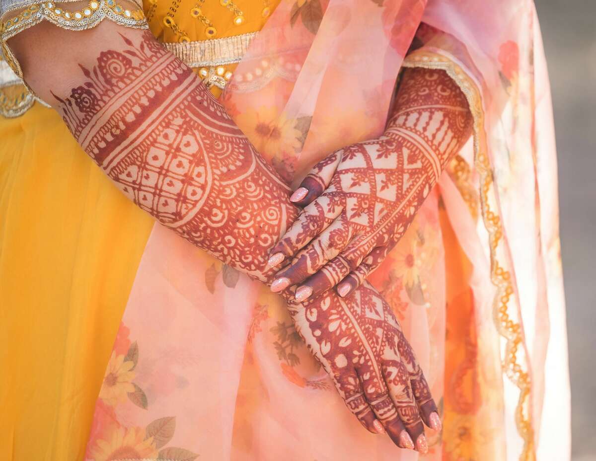 Meet San Antonio's 'fastest henna artist'