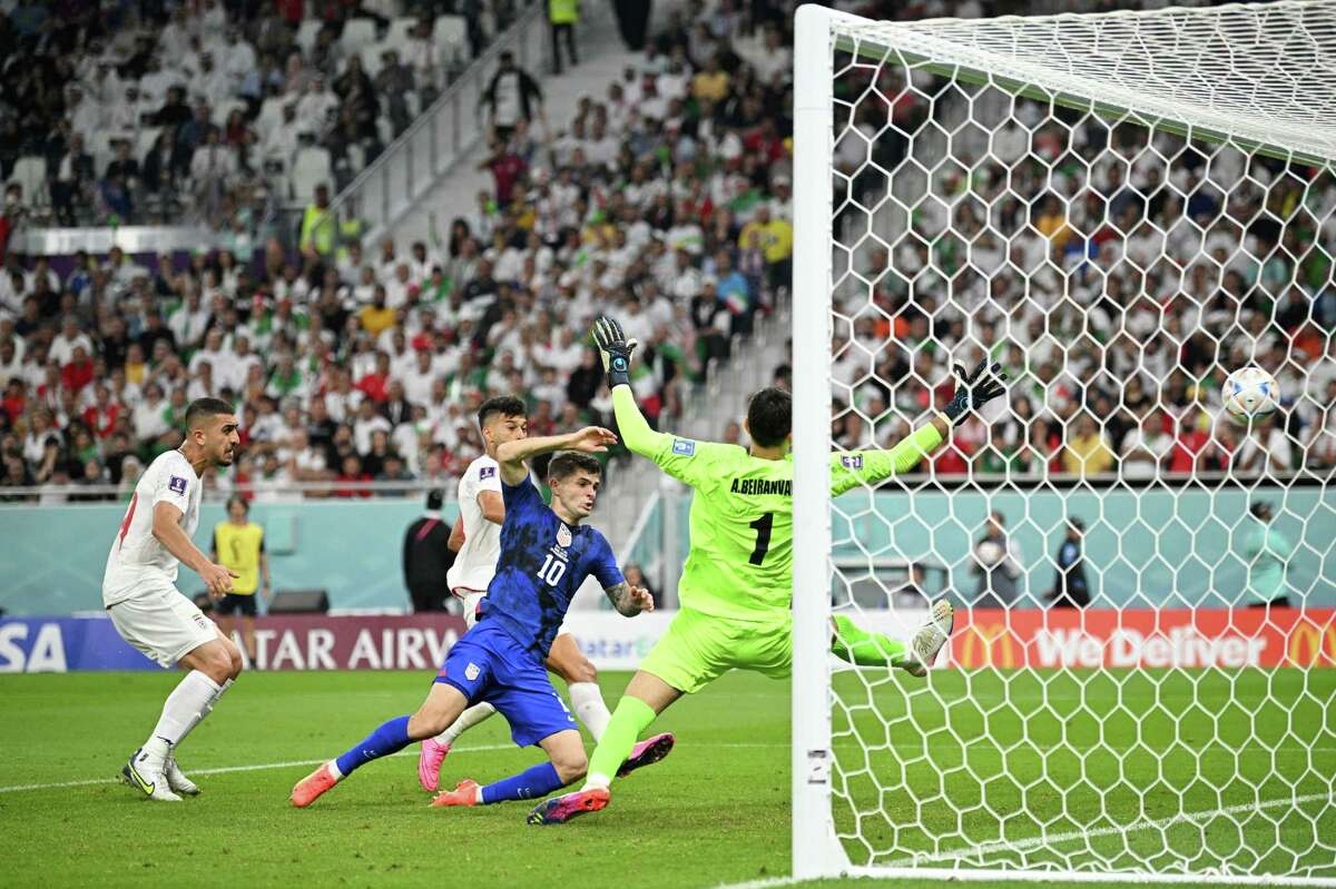 World Cup: United States wins 1-0 over Iran with Christian Pulisic