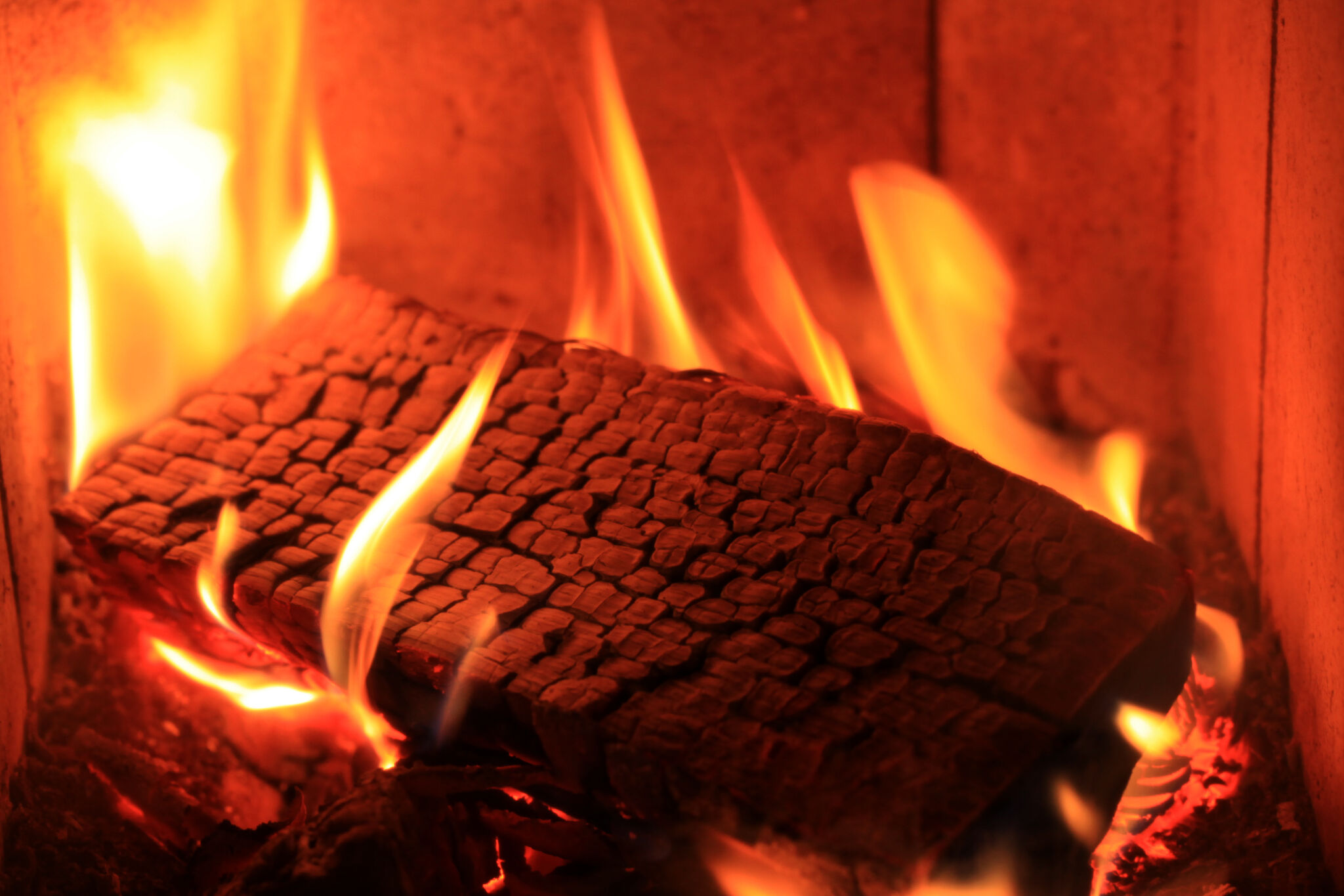 Leon Hale 3 slats, 2 coffee tables and a chair go up in smoke