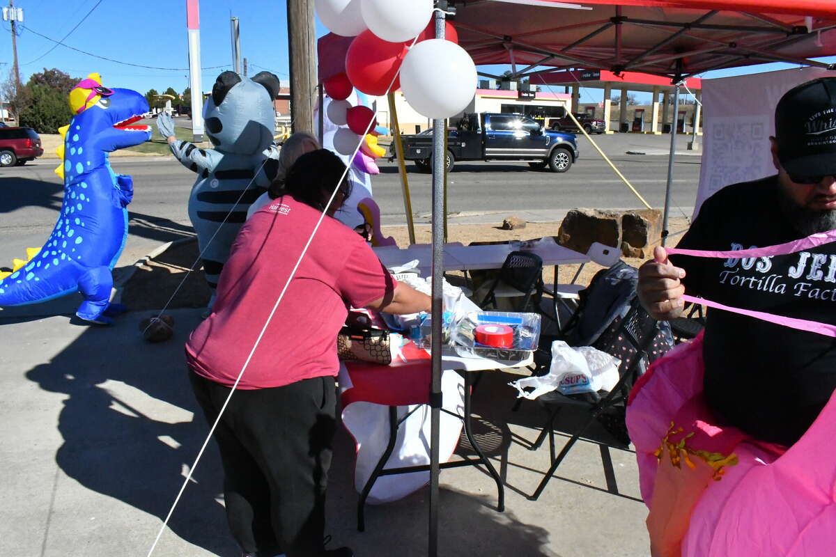 The Plainview Area Endowment hosted their Pep Rally Tuesday in the parking lot of Dos Jefes to help raise money in the last leg of the PAE’s Giving Tuesday Campaign. 