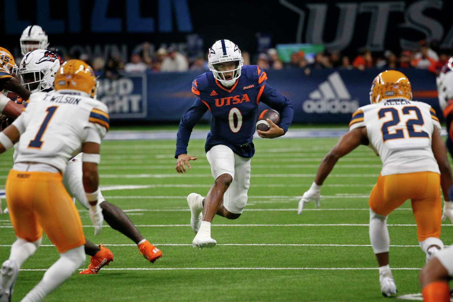 UTSA QB Frank Harris returning next season for seventh year with