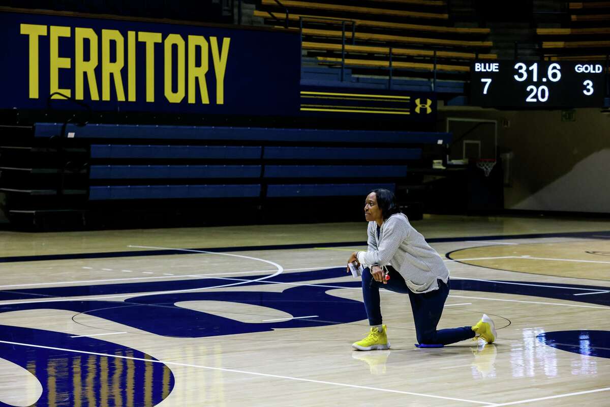 Head coach Charmin Smith observes her team during the women?•s basketball practice at Haas Pavilion at the University of California, Berkeley on Wednesday, October 26, 2022, in Berkeley, Calif.