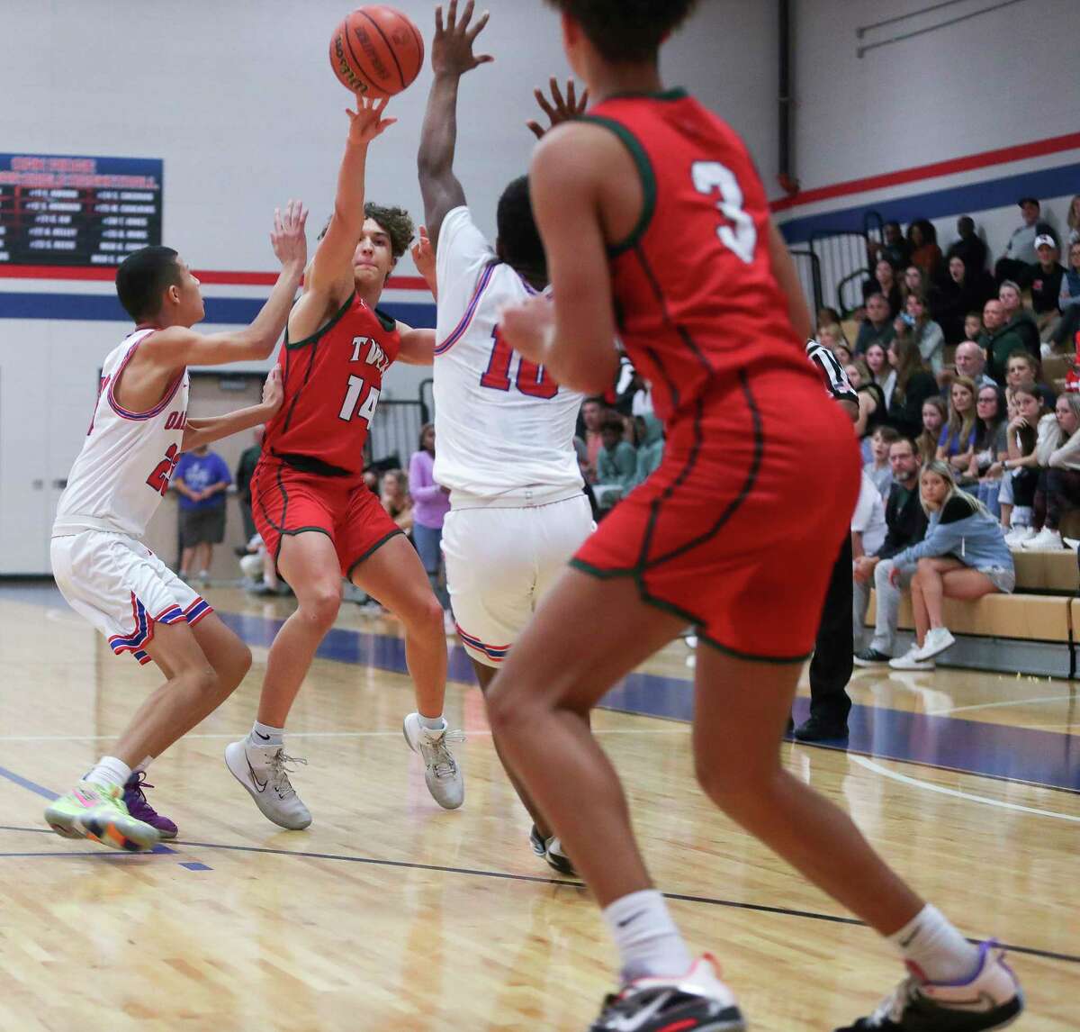 Eberwein's 30 points leads The Woodlands over Oak Ridge