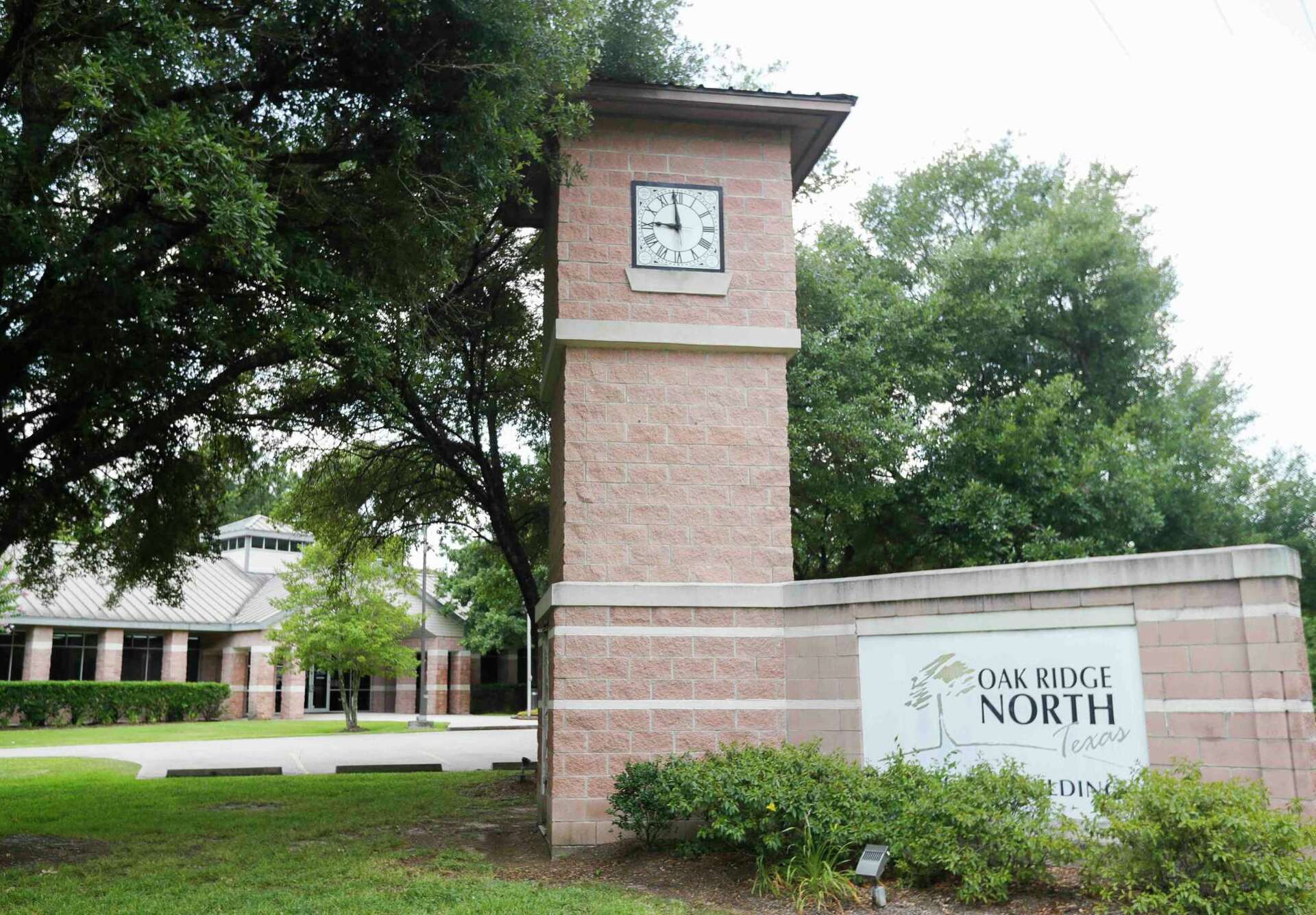 Oak Ridge Nmall Oak Ridge North awards $7.4M bid for road project near The Woodlands