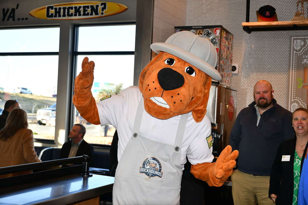 Raising Cane's opens second Midland location