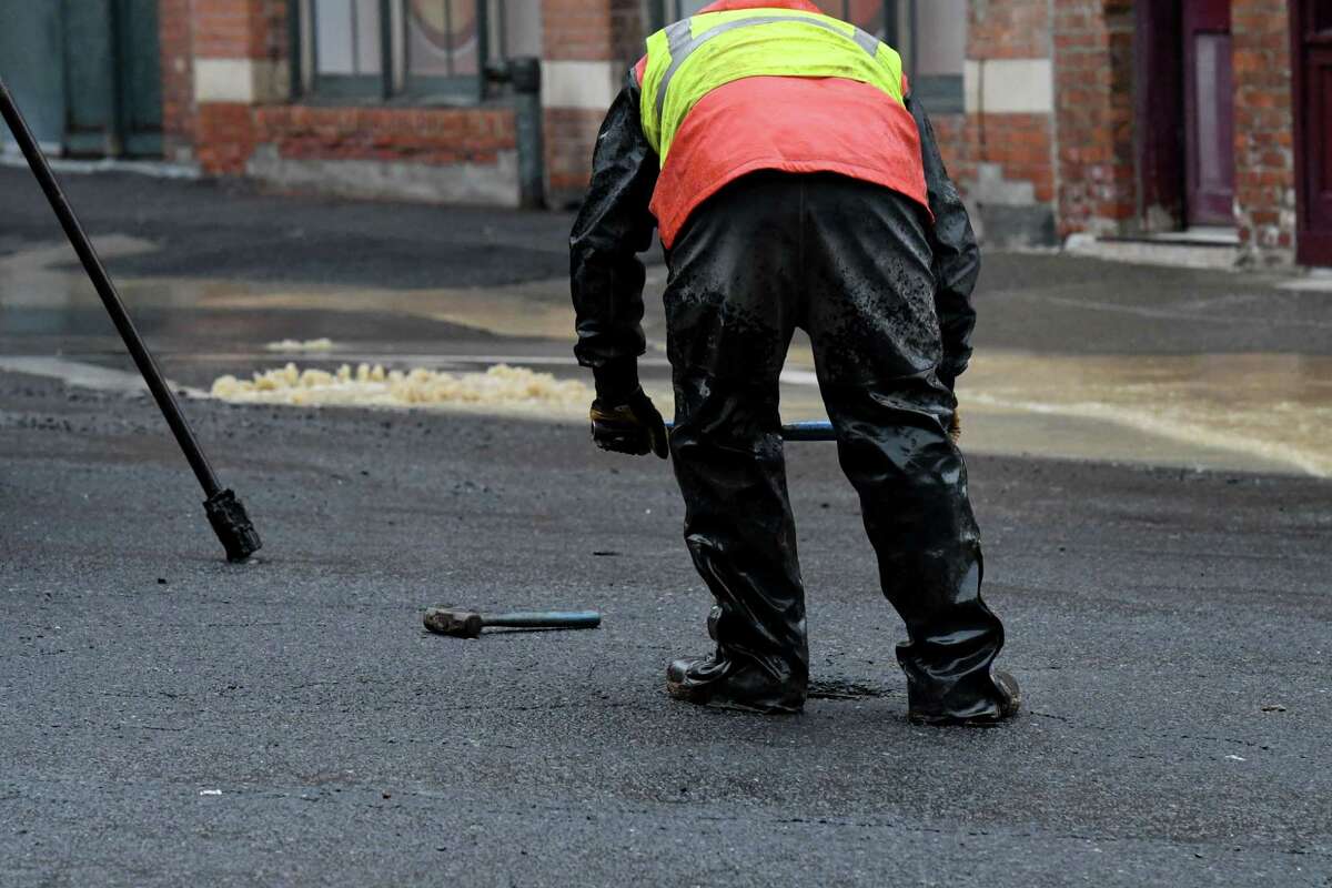 Albany water main break floods Pine Street
