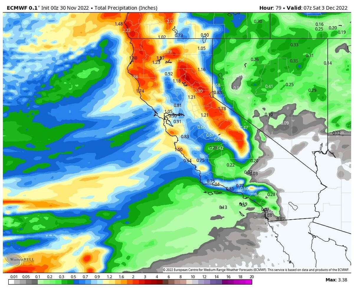 欧洲气象模型对本周末加州降水总量的预测。降雨量最高的地区将集中在加州西北部，包括尤里卡和门多西诺角。随后，大量的湿气将沿海岸而下，增加内华达山脉、大苏尔海岸和南加州山脉出现雨雪阵雨的机会。