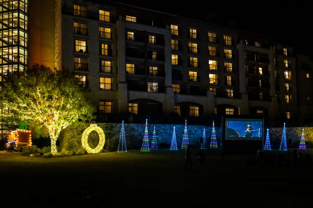 Photos San Antonio resort transforms into holiday inspired getaway