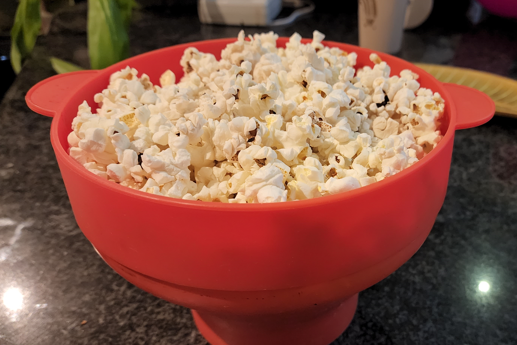  The Original Popco Silicone Microwave Popcorn Popper with  Handles, Silicone Popcorn Maker, Collapsible Popcorn Bowls Bpa Free and  Dishwasher Safe - 15 Colors Available (AQUA) : Everything Else