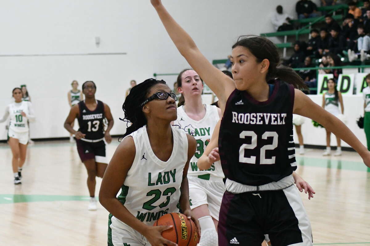 Floydada Whirlwinds breeze on past Lubbock Roosevelt Eagles in double