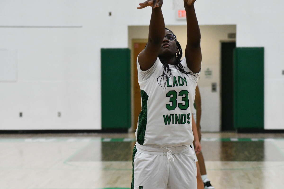 Floydada Whirlwinds breeze on past Lubbock Roosevelt Eagles in double