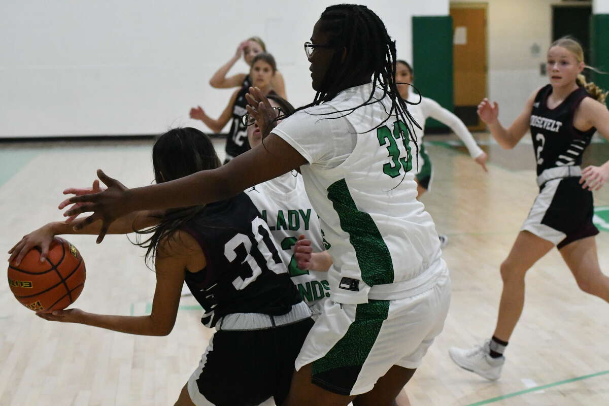 Floydada Whirlwinds breeze on past Lubbock Roosevelt Eagles in double