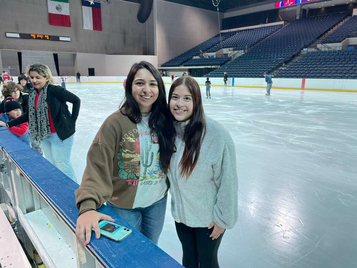 Laredians enjoyed NavidadFest at the Sames Auto Arena. Many other activities took place there, including dancing, Christmas carols, ice skating, and the arrival of Santa Claus.
