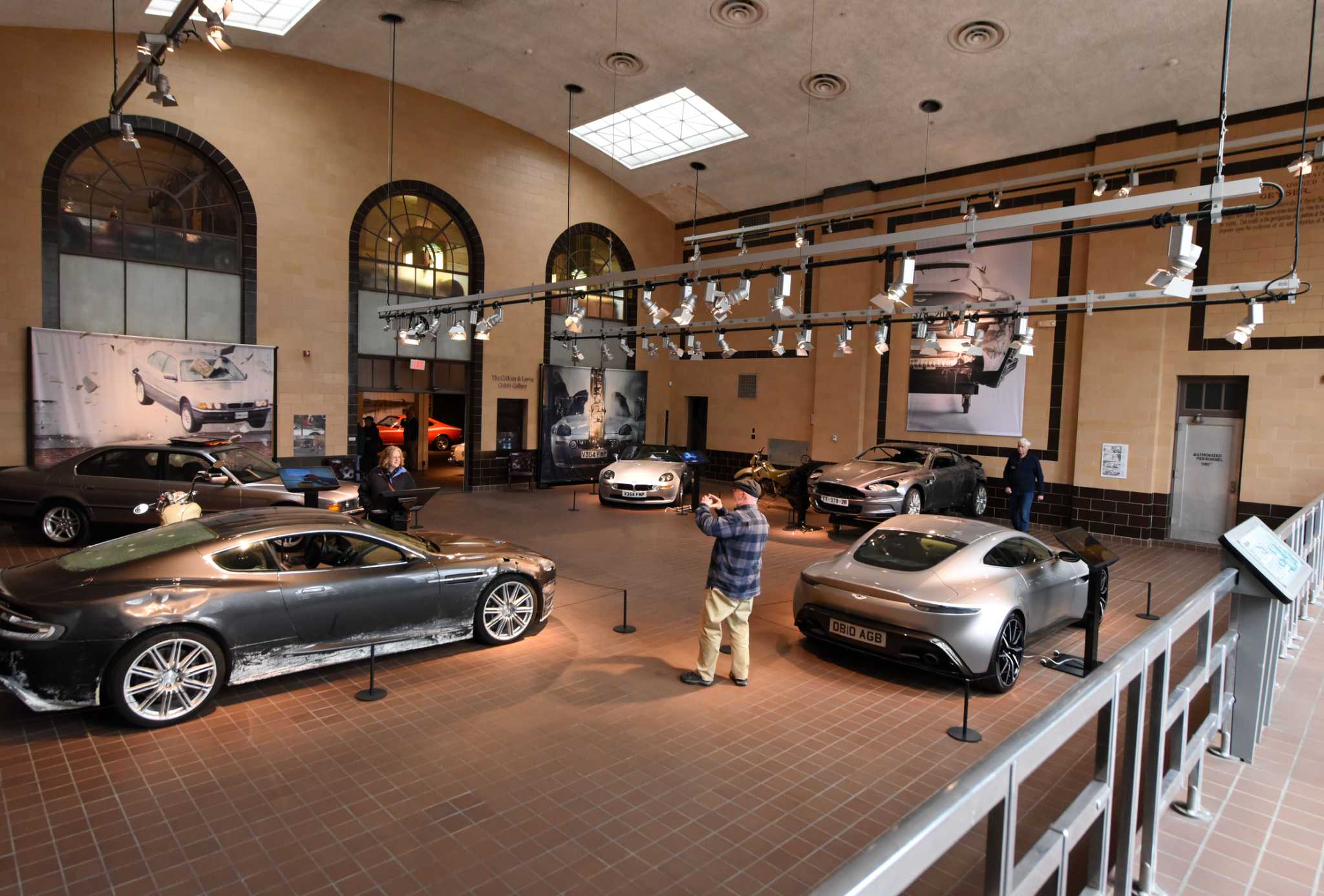 Saratoga Automobile Museum picked to auction off Roglieri's cars