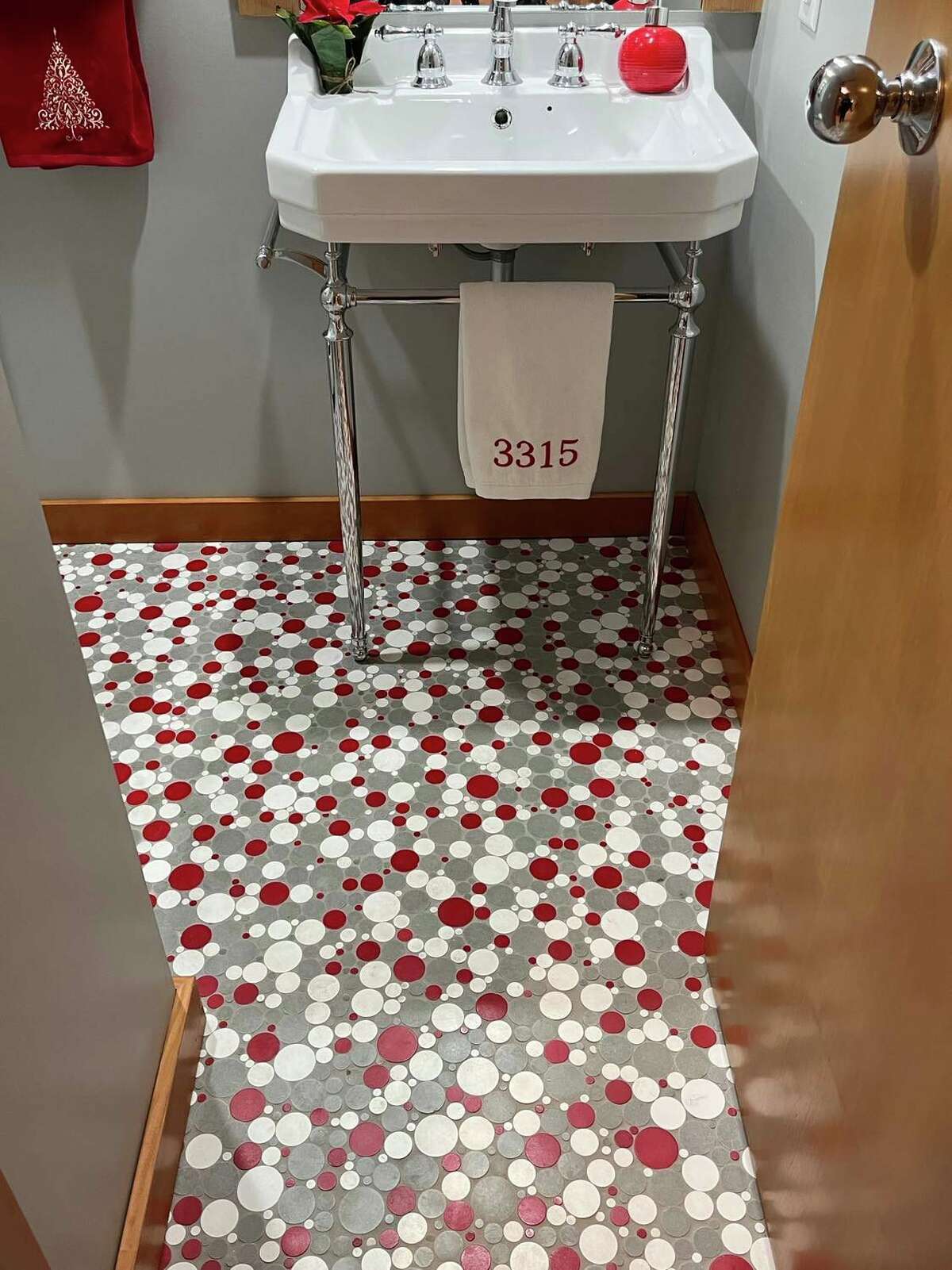 Zonta Homewalk features renovated and decorated Midland home