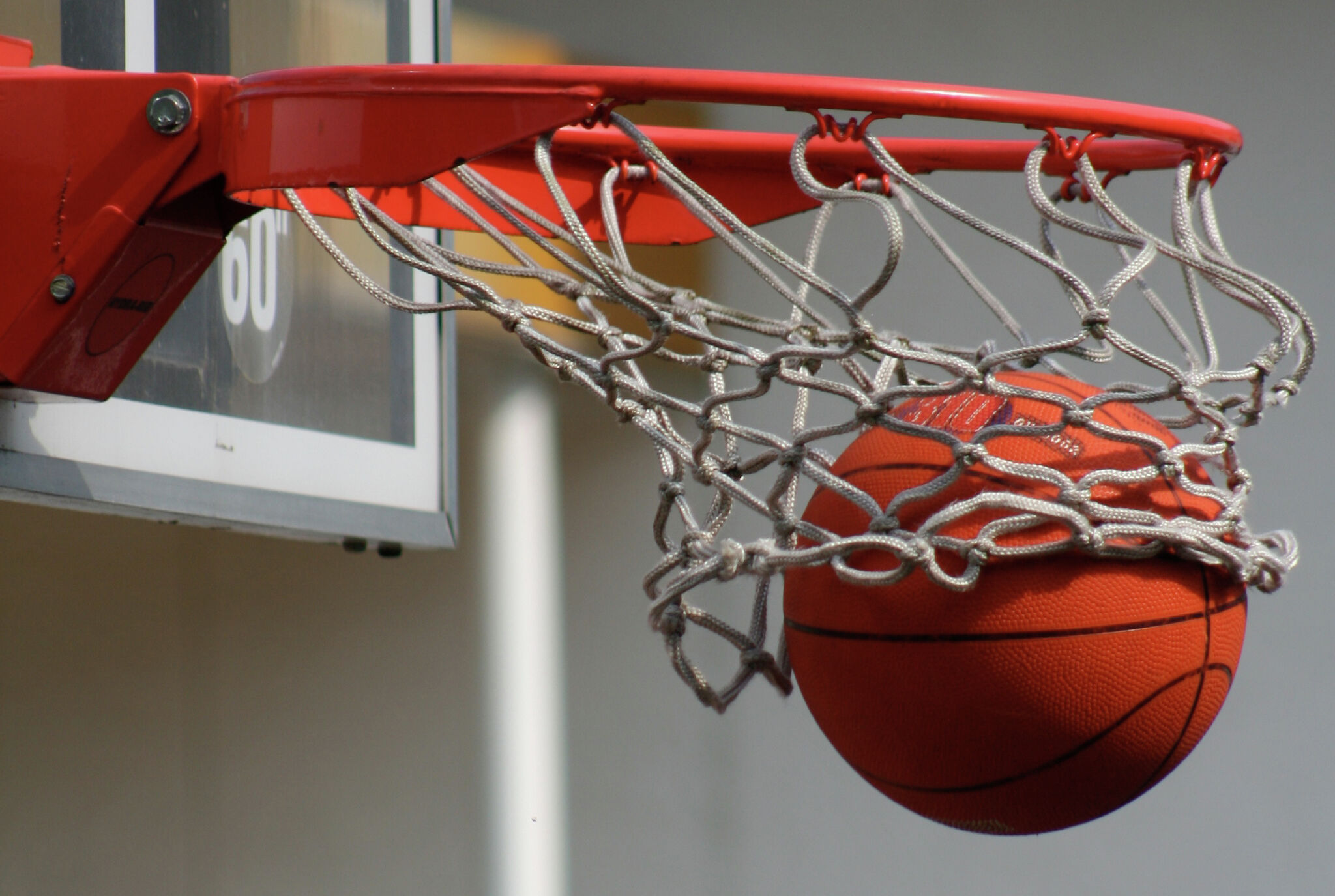 Eighth-grader wows the crowd with an impressive buzzer-beater shot