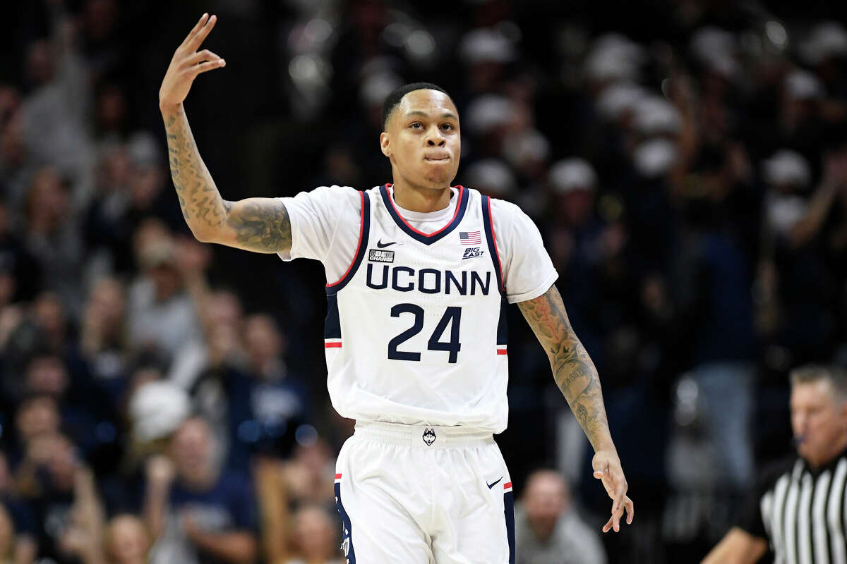 Sophomore Jordan Hawkins Leads Uconn Over Oklahoma State 