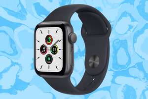 The Apple Watch SE still has a Black Friday price tag at Walmart