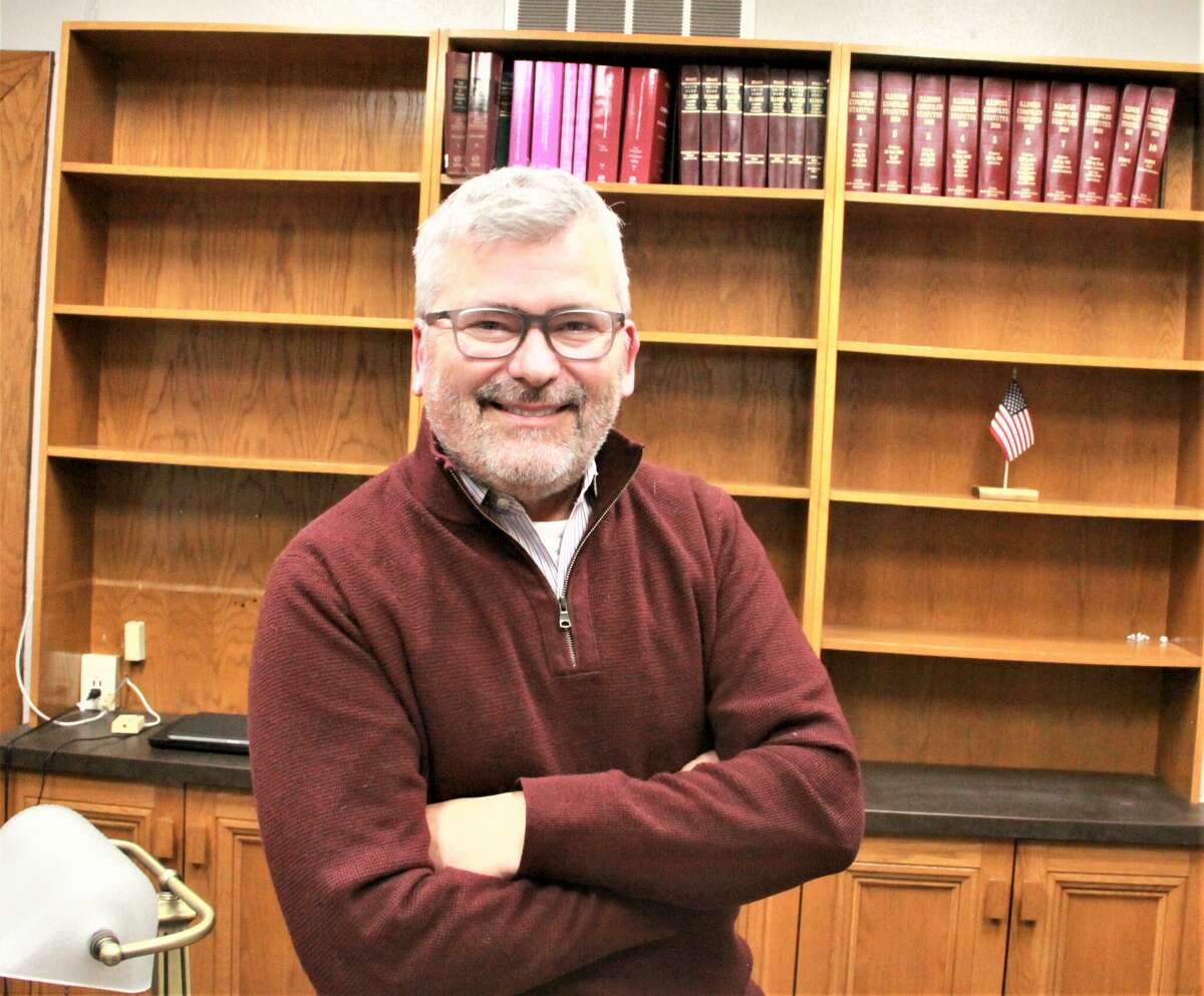 Retiring Chief Judge Bill Mudge has cleaned out his office, leaving only copies of the Illinois Revised Statutes on the bookshelves. Mudge will officially retire at midnight on Dec. 4, and be replaced by Circuit Judge Steve Stobbs.